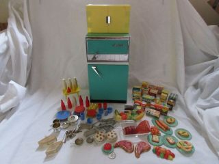 Vintage Barbie Deluxe Dream Kitchen Refrigerator And Accessories