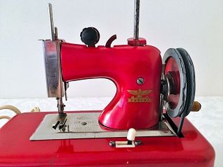 Casige Vintage Child ' s Miniature Toy 1940s Sewing Machine Red Germany 2