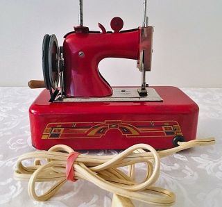 Casige Vintage Child ' s Miniature Toy 1940s Sewing Machine Red Germany 5