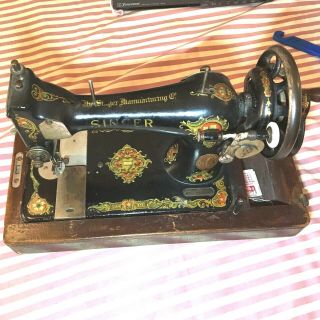 1918 Singer Hand Crank Sewing Machine Model 28