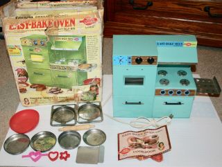 Vintage 1970 Kenner Easy Bake Oven With Accessories And Booklet