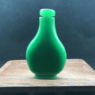 Natural Jade Pure Hand - Carved Snuff Bottles In Ancient China.