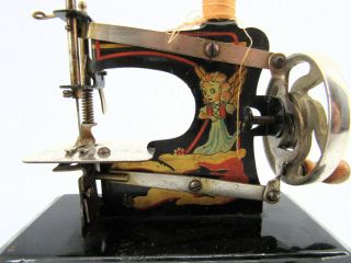 Vintage Whimsical Graphics German CASICE Toy Sewing Machine w/Great Stitch 2