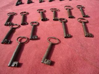 12 x 18th/ 19th Century Antique Chest / Cabinet Keys Kidney Shaped Bows Set 9 3