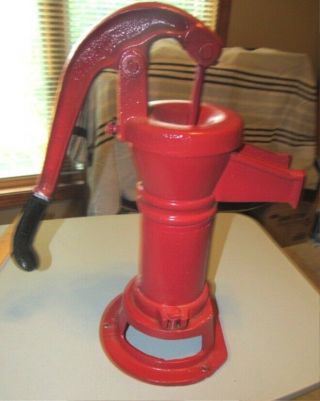 Vintage Cast Iron Water Hand Pump Great (ds721)