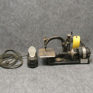 Wilcox & Gibbs Antique Electric Sewing Machine Type Ad W/foot Control Pedal Runs