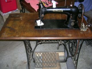 Singer 31 - 15 Industrial " Tailors " Antique Treadle Sewing Machine Sews Strong