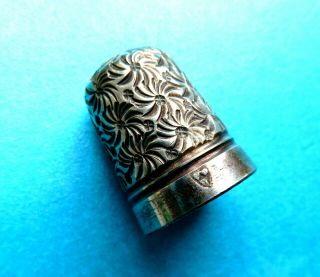 Antique Nickel Metal Sewing Thimble By Charles Iles.  Of Birmingham.  Daisy Design
