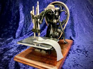 ANTIQUE VINTAGE OLD WILLCOX & GIBBS HANDCRANK SEWING MACHINE,  SERIAL A462392 6
