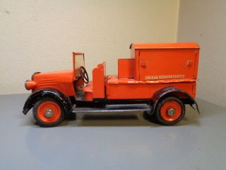 TEKNO DENMARK No 321 VINTAGE 1930 ' S TINPLATE FIRE ENGINE TRUCK VERY RARE GOOD 5