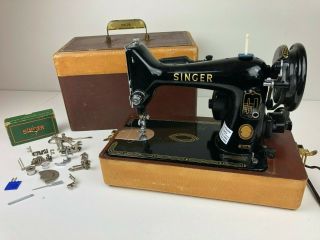 Antique Singer 99k Sewing Machine Case And Accessories