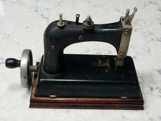 1940s Artcraft Junior Miss Metal Hand Crank Sewing Machine Toy West Haven CT 3