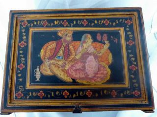 VINTAGE INDIAN MARRIAGE CHEST HANDPAINTED WITH MUGHAL FIGURES OF BRIDE & GROOM 4