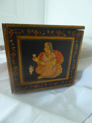 VINTAGE INDIAN MARRIAGE CHEST HANDPAINTED WITH MUGHAL FIGURES OF BRIDE & GROOM 6