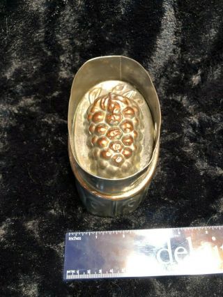Gorgeous Antique Oval Grape Mold With Ring,  L: 5.  5 " X W: 3.  5 "