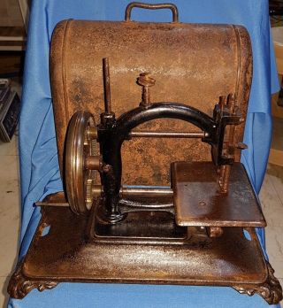 Old Vintage Metal Sewing Machine With Metal Box From England 1920