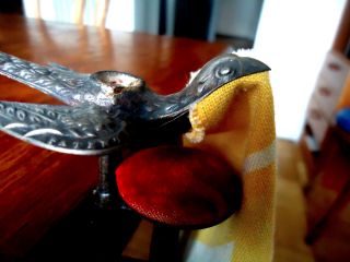 Vtg Metal Sewing Bird W.  Cushion For Pins And Clamp,  Bird 