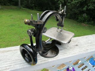 Antique Willcox and Gibbs glass tensioner Sewing Machine (1869) 5