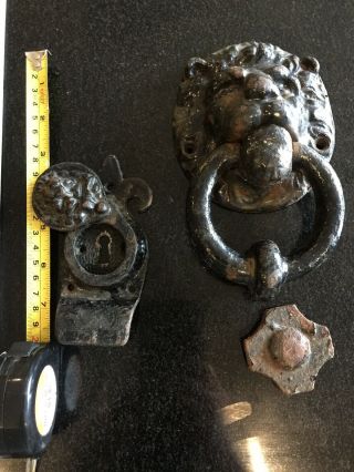 Vintage Antique Lion Head 1.  3kg Solid Cast Iron Door Knocker Escutcheon Key