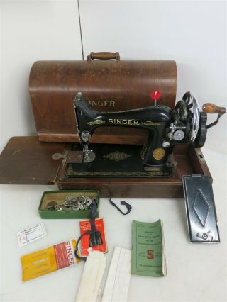 Antique Cast Iron Singer 99k Hand - Crank Sewing Machine,