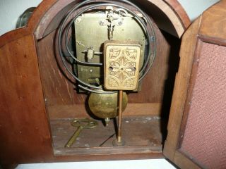 Gustav Becker Mantle Clock in Oak Case,  For Restoration. 7