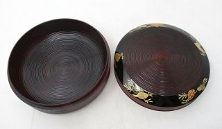 H553: Japanese covered bowl KASHIKI of lacquer ware with shell MAKIE 3