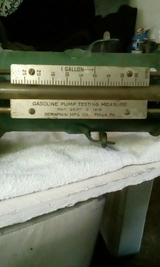 Automotive Antique Gasoline Pump Testing Measure Rare 1 Gallon Size Seraphin Co. 2