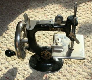 Vintage Hand Crank Singer Sewing Machine