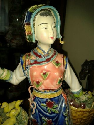 STUNNING Vintage Chinese Shiwan Porcelain Figurine duckling and fruit seller A/F 7