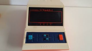 Vintage 1982 Tomy Scramble Tabletop Game 4