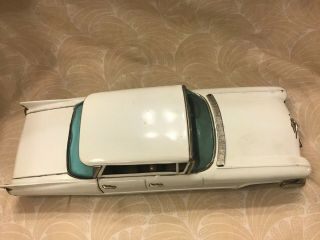 VINTAGE SIGN OF QUALITY CADILLAC 4 - DOOR TIN TOY CAR WHITE (A22) 3