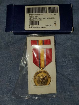 Nos U.  S.  Military National Defense Service Medal,  Pkg&box 1992