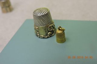 Antique 9ct Gold Sewing Thimble Tiny Charm Bracelet Charm Very Good Detail 2