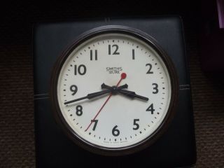 Smiths Sectric Bakelite Kitchen Wall Clock.  1950 
