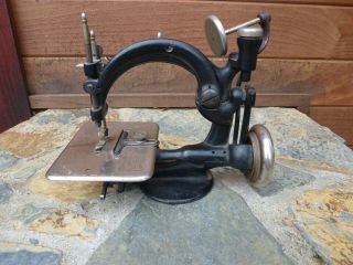 Antique Willcox and Gibbs Cast Iron Hand Crank SEWING MACHINE 3