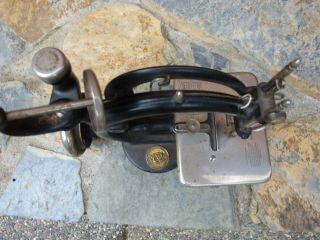 Antique Willcox and Gibbs Cast Iron Hand Crank SEWING MACHINE 8