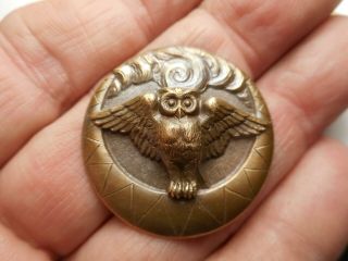 Spread Wing Owl W/ Crescent Under Clouds Heavy Brass Vintage Button 1 - 1/4 "