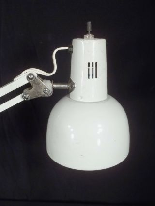 MID CENTURY MODERN ADJUSTABLE SWING ARM WHITE TOLE INDUSTRIAL LAMP 7