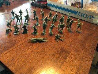 Battleground Marx Vintage Play Set 28 Soldiers & Cot