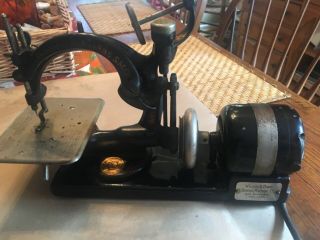 VTG OR ANTIQUE WILLCOX & GIBBS PORTABLE SEWING MACHINE 9