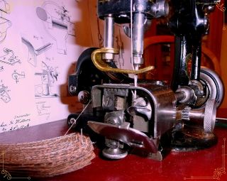 Exceptionally Rare Willcox &Gibbs type 200 Straw hat antique sewing machine,  1906 11