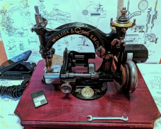 Exceptionally Rare Willcox &Gibbs type 200 Straw hat antique sewing machine,  1906 12