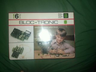 1980s Bloc - Tronic Electronics Kit Basic Set Playset Combination Blocs