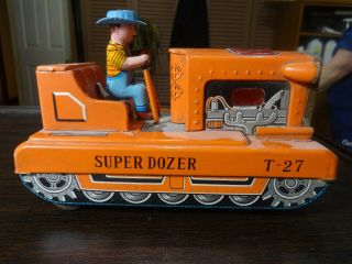 VINTAGE 1960 ' S JAPAN BATTERY OPER TIN TOY DOZER TRACTOR T - 27 non 3