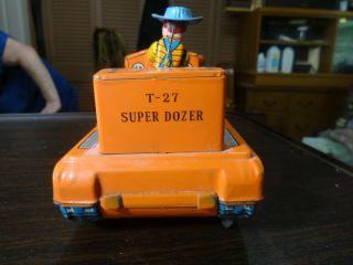 VINTAGE 1960 ' S JAPAN BATTERY OPER TIN TOY DOZER TRACTOR T - 27 non 4