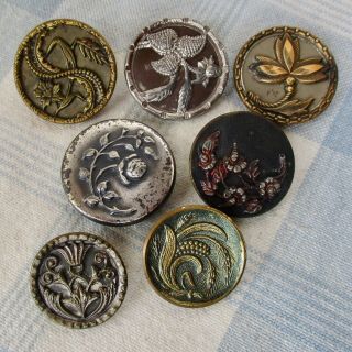 Assortment Of 7 Large Antique Flower Buttons,  3/4 To 1 Inch In Diameter