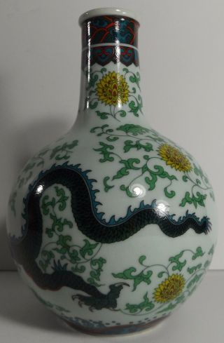 Vintage Japanese or Chinese Four Claw DRAGON FAMILLE VERTE 7” VASE 3