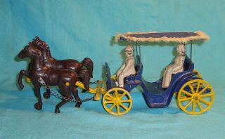 Surrey Made By Stanley In 1940s Cast Iron Horses & Wagon 11.  1/4 "