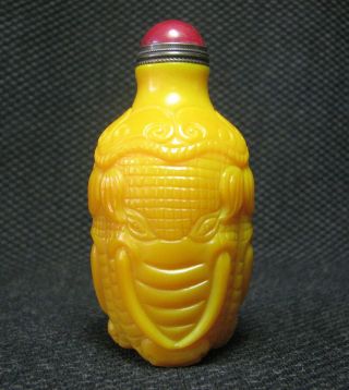 Tradition Chinese Glass Carve Elephant Head Design Snuff Bottle.  。。。///////////