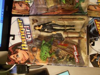 SET OF 4 1999 DANGER GIRL FIGURES IN PACKAGE SYDNEY,  ABBEY,  NATALIA & MAXIM 2